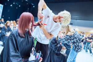 第82回 関美学園芸術祭-1st- | KANBI-大阪の美容専門学校 | 関西美容